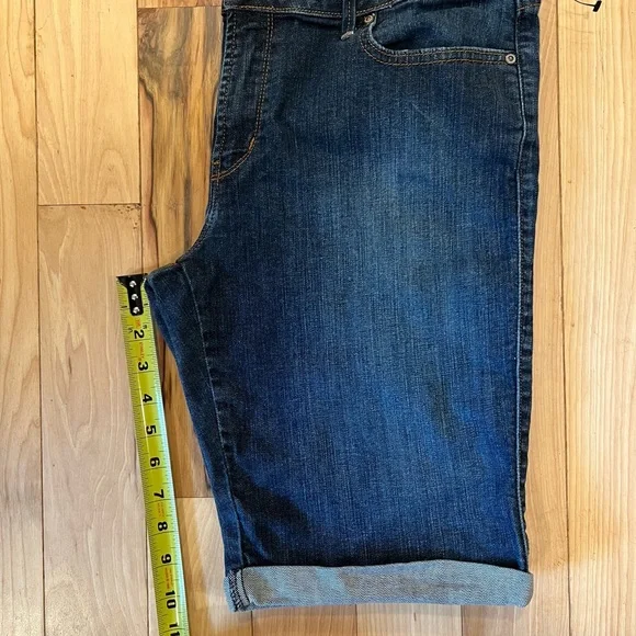 Levi’s, 545 Bermuda shirts, lightly used size 10 - Picture 3 of 7